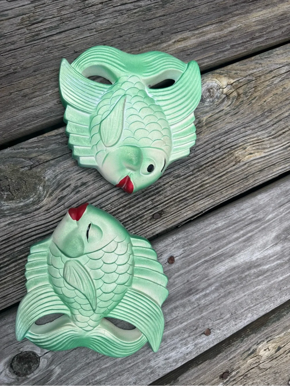 vintage 1954 Miller Studio chalkware fish wall plaques green red set bathroom